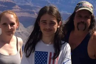 ΣΟΚ: 19χρονος Ελληνοαμερικανός σκότωσε τους γονείς του και τραυμάτισε αστυνομικό