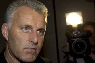 Ολλανδία: Καταδικάστηκαν τρεις άνδρες για τη δολοφονία δημοσιογράφου στο Άμστερνταμ