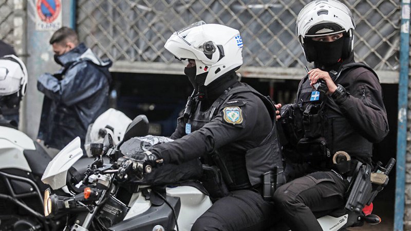 Ένοπλη συμπλοκή Κούρδων στον Πειραιά - Ένας νεκρός και ένας βαριά τραυματίας μετά από πυροβολισμούς σε σούπερ μάρκετ