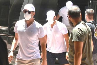 Στον εισαγγελέα τα 13 μέλη του πληρώματος του «Περσεφόνη» για τη φωτιά από τα πυροτεχνήματα στην Ύδρα