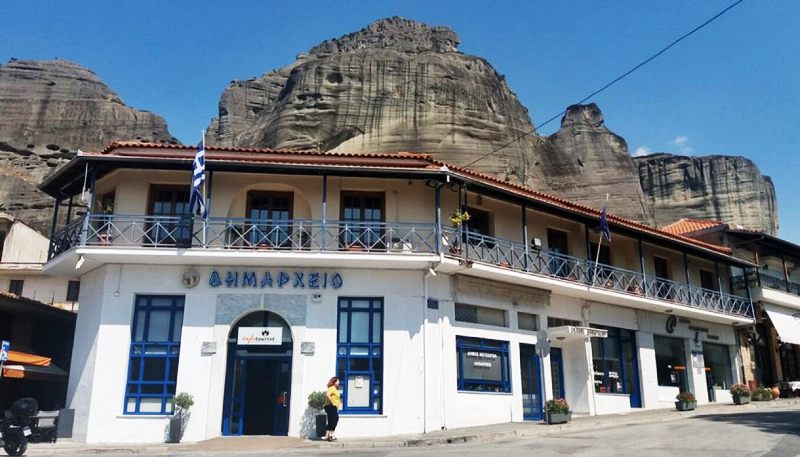 Μετέωρα: Παρέμβαση του ΥΠΕΣ για τον δημοτικό υπάλληλο που πήρε αναρρωτική και εμφανίστηκε για δουλειά 13 χρόνια μετά