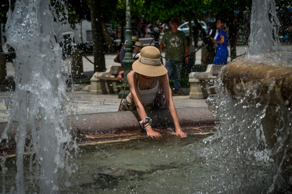 Ο θερμότερος Ιούνιος της Ελλάδας ο φετινός: Ιστορικό ρεκόρ υψηλών θερμοκρασιών - Και ο Ιούλιος ...καταφθάνει καυτός