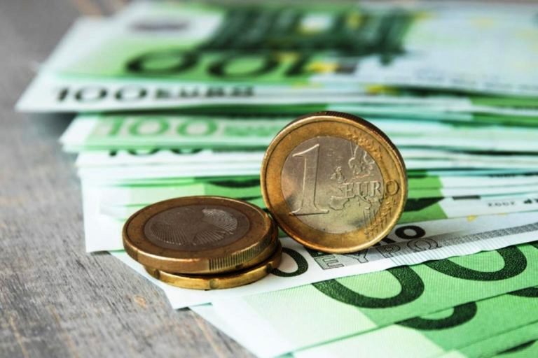 ΥΠΕΘΟ: Η ελληνική οικονομία παραμένει σε σταθερή τροχιά υψηλής ανάπτυξης και σύγκλισης με τον ευρωπαϊκό μέσο όρο