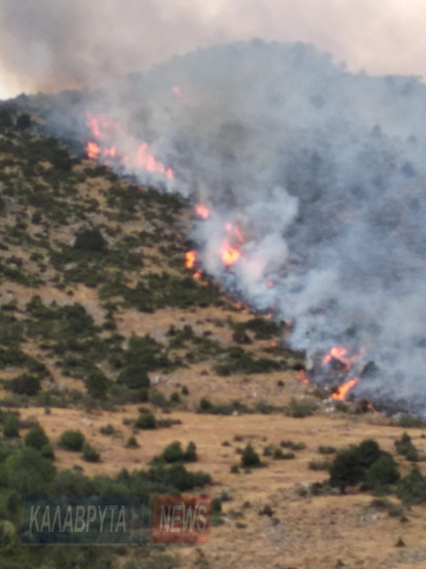Φωτιά στη Σέριφο - Μήνυμα από το «112» για απομάκρυνση, δείτε φωτογραφίες