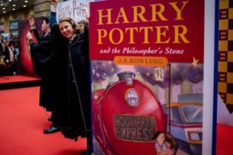 Χάρι Πότερ: Ζωγραφιά για το εξώφυλλο του πρώτου βιβλίου πωλήθηκε σε τιμή ρεκόρ 1,9 εκ. δολαρίων