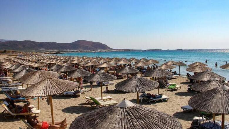 Διπλή απόβαση σε παραλίες και τουριστικούς προορισμούς από τους ελεγκτές της ΑΑΔΕ