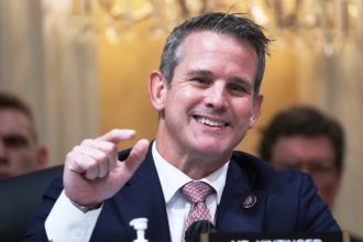 Υπέρ της επανεκλογής Μπάιντεν πρώην βουλευτής των Ρεπουμπλικανών