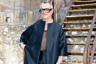 Λάκης Γαβαλάς: Μια φορά μου έκλεψαν την πούδρα στη φυλακή και τελικά μου έφεραν ταλκ από το ιατρείο