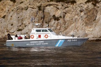 Aγωνία για 22χρονο χειριστή σκάφους