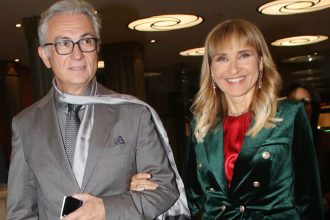 Μάρα Ζαχαρέα για τον σύζυγό της, Θοδωρή Ρουσόπουλο: «Νιώθω σαν να έχω παντρευτεί ναυτικό»