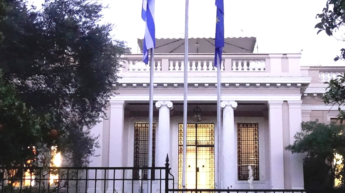 Μέγαρο Μαξίμου: «Ανασχηματισμός» και στο επικοινωνιακό επιτελείο
