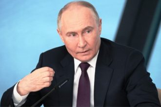 Πούτιν: Να ενισχυθεί σημαντικά η χρήση μη δυτικών νομισμάτων στις εμπορικές συναλλαγές