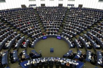 Ευρωβουλευτές: Ο μισθός και τα επιδόματα που λαμβάνουν