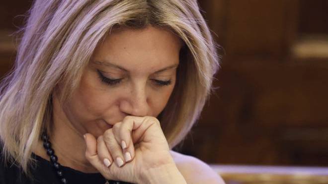 Καρυστιανού κατά ΕΡΤ και Ζούλα για Τέμπη: Για ποιο λόγο πληρώνεστε από τους Έλληνες φορολογούμενους και όχι από τη ΝΔ