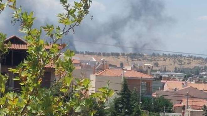 Πυρκαγιά στον Ασπρόπυργο - 112 για την εκκένωση