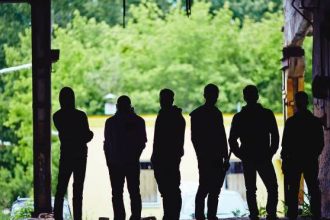 Νεανική παραβατικότητα: Πέρασαν χειροπέδες σε 120 άτομα