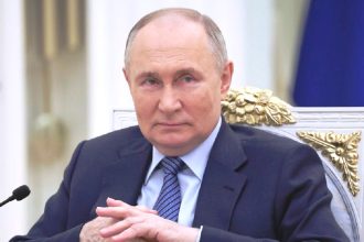 Πούτιν: Η Ρωσία θα ξαναρχίσει την παραγωγή πυραύλων μέσου βεληνεκούς με δυνατότητα χρήσης πυρηνικών όπλων