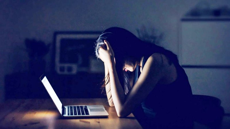 Απείλησε τη σύντροφό του ότι θα τη χτυπήσει και ότι θα δημοσιεύσει βίντεο ερωτικού περιεχομένου μαζί της