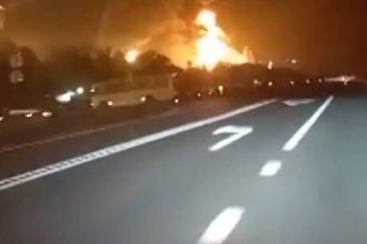 Στις φλόγες διυλιστήριο στη νότια Ρωσία μετά από ουκρανική επίθεση με drones