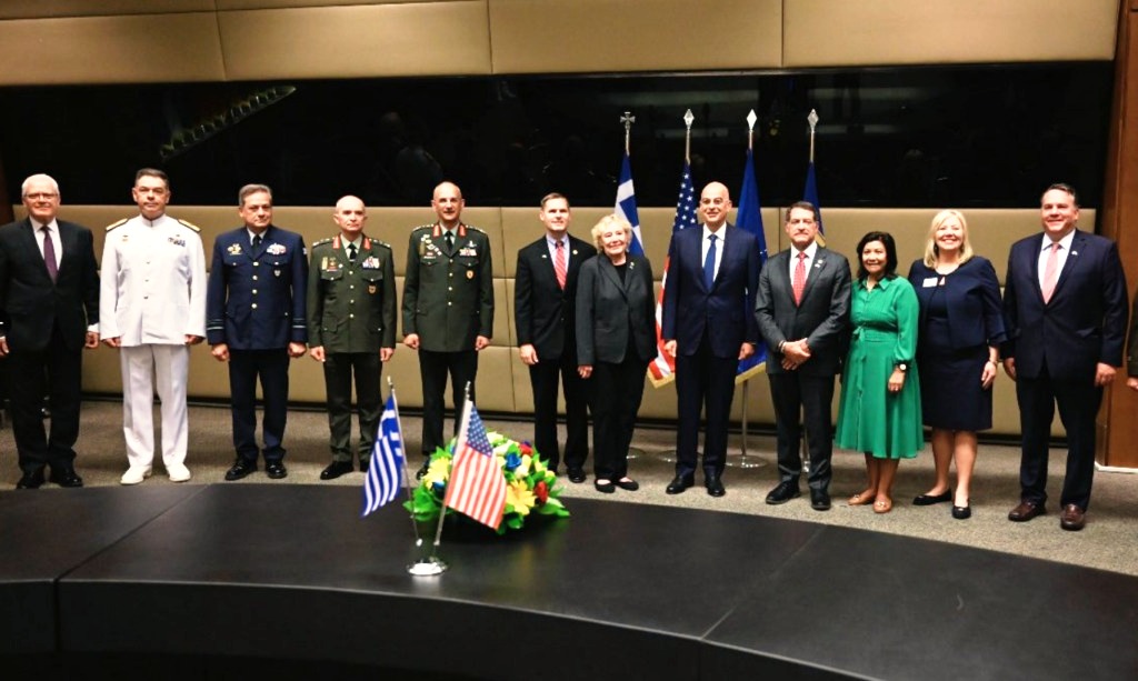 Ο Ν. Δένδιας με αντιπροσωπεία του αμερικανικού Κογκρέσου: Η ενίσχυση της στρατηγικής αμυντικής σχέσης Ελλάδος - ΗΠΑ στο επίκεντρο