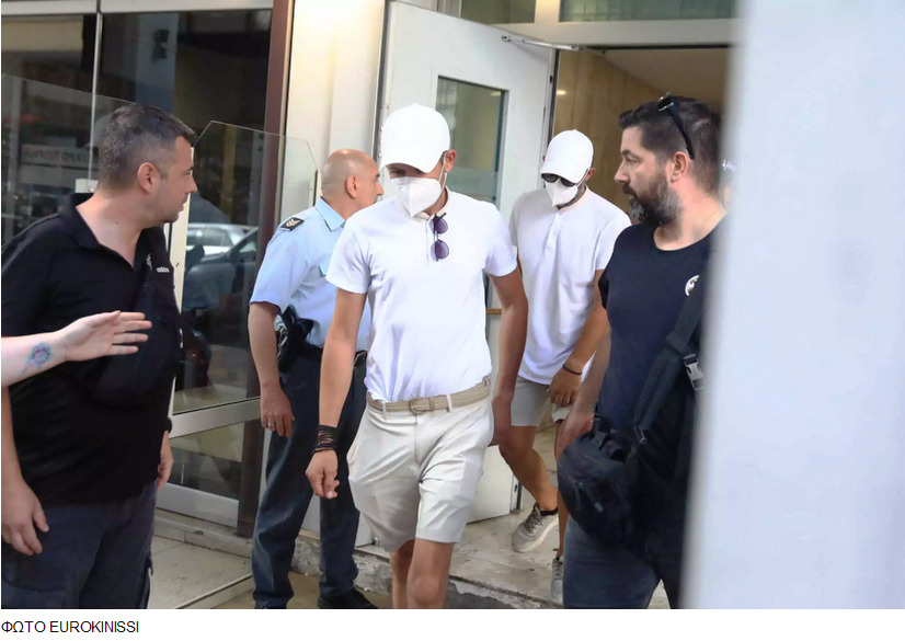 Αρνούνται τις κατηγορίες οι 13 της θαλαμηγού για τη φωτιά στην Ύδρα - Απολογούνται την Τετάρτη για κακούργημα