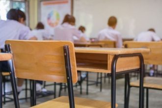 Επιπλέον μάθημα οικονομίας στην Α' Λυκείου από τον Σεπτέμβριο 2025 ανακοίνωσε ο Πιερρακάκης