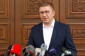 Βόρεια Μακεδονία: Ωμή πρόκληση από τον Χρίστιαν Μίτσκοσκι - Αποκάλεσε τη χώρα «Μακεδονία» κατά τις προγραμματικές δηλώσεις