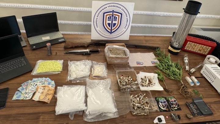 Εξαρθρώθηκε σπείρα που διακινούσε ναρκωτικές ουσίες-Συνελήφθησαν 5 άτομα, ανάμεσά τους και ένας ειδικός φρουρός