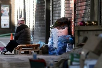 Ολλανδία: Πάνω από 34.000 ευρώ συγκεντρώθηκαν για έναν «τίμιο» άστεγο