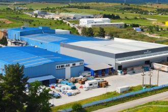 Παπουτσάνης: Οι παραγωγικές εγκαταστάσεις στη Ριτσώνα δεν βρίσκονται σε κίνδυνο από την πυρκαγιά