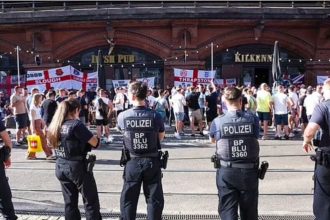 «Οι Γερμανοί απέτρεψαν χτύπημα του ISIS πριν τον τελικό του Euro» γράφει η Sun