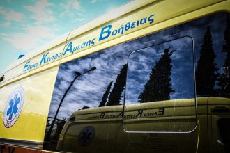 Μηχανάκι χτύπησε και παρέσυρε δύο τουρίστες – Τέσσερις σοβαρά τραυματίες