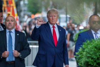 Άμεση ανάλυση BBC: Πώς η απόπειρα κατά Τραμπ αλλάζει τα δεδομένα για τις εκλογές στις ΗΠΑ