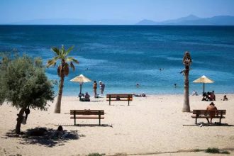 Καύσωνας: Στο κόκκινο ο υδράργυρος έως την Κυριακή