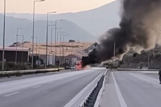 Φορτηγό τυλίχθηκε στις φλόγες στο 30ο χιλιόμετρο Ηγουμενίτσας-Ιωαννίνων