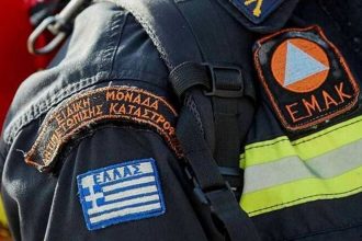 Επιχείρηση της ΕΜΑΚ για τη μεταφορά 50χρονης τουρίστριας από ορειβατικό μονοπάτι