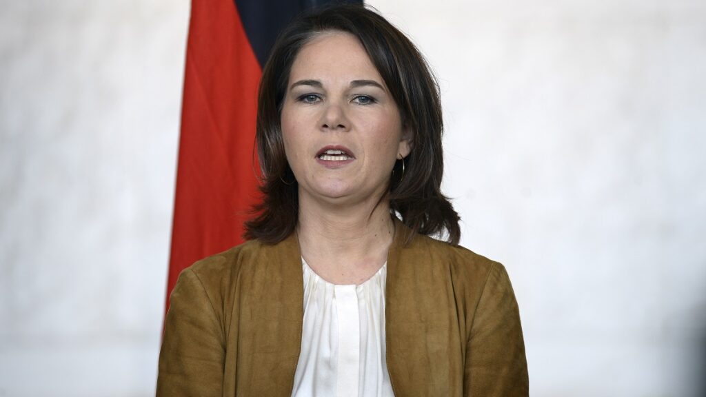 Η ουγγρική κυβέρνηση ακύρωσε ραντεβού με την Γερμανίδα ΥΠΕΞ, Αναλένα Μπέρμποκ