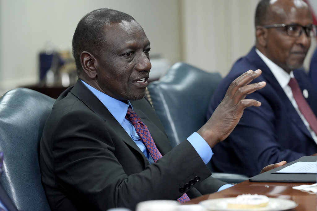 Κένυα: Ο πρόεδρος Ρούτο απέπεμψε όλη την κυβέρνησή του, εκτός από τον ΥΠΕΞ και τον αντιπρόεδρο