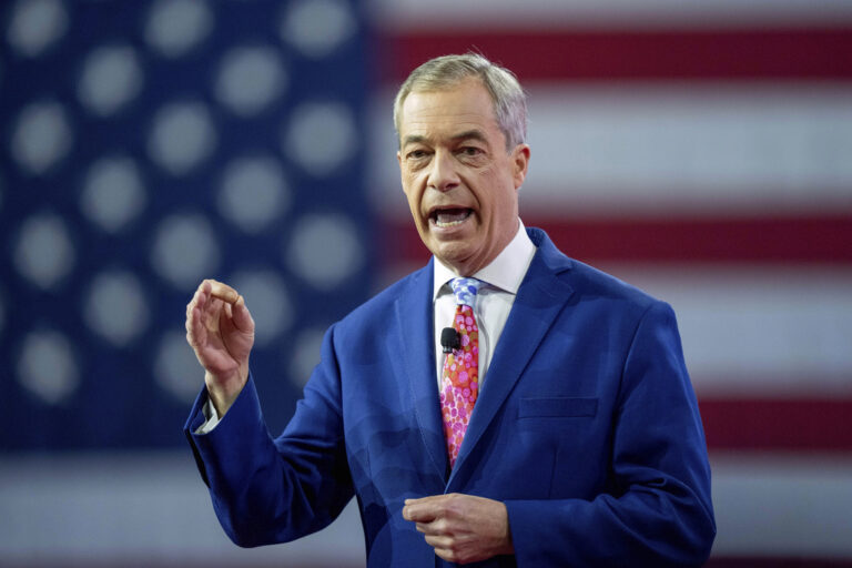 Βρετανικές εκλογές: Βουλευτής για πρώτη φορά εξελέγη ο Νάιτζελ Φάρατζ - Μετά από 8 προσπάθειες