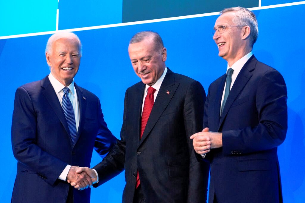 Ερντογάν: Ασυμβίβαστη με τις αρχές του ΝΑΤΟ η υποστήριξη από ΗΠΑ προς τρομοκρατικές οργανώσεις όπως το PKK