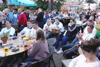 Η μετανάστευση τροφοδοτεί τη μεγαλύτερη αύξηση του πληθυσμού στο Ηνωμένο Βασίλειο εδώ και 75 χρόνια