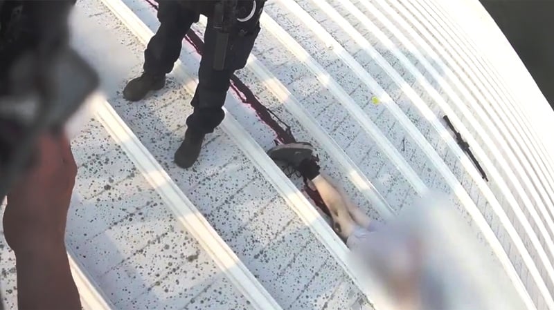 Βίντεο αμέσως μετά την απόπειρα δολοφονίας Τραμπ - Άνδρες των Μυστικών Υπηρεσιών δίπλα στη σορό του δράστη