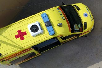 Νεκρός 23χρονος ΑΜΕΑ από θερμοπληξία – Πέθανε έπειτα από πολύωρη παραμονή σε αυτοκίνητο, συνέλαβαν τους γονείς του