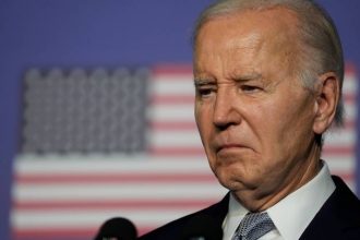 Ώρα αποφάσεων για τον Τζο Μπάιντεν: 31 βουλευτές και 4 γερουσιαστές των Δημοκρατικών ζητούν να αποχωρήσει