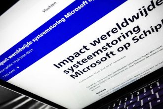 Τι προκάλεσε το παγκόσμιο μπλακ άουτ σε πληροφοριακά συστήματα – Συνεχίζονται τα προβλήματα σε αεροπορικές, τράπεζες και ΜΜΕ