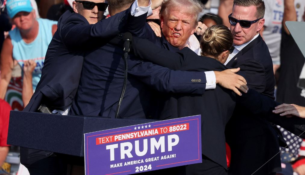 Απόπειρα δολοφονίας κατά του Τραμπ: Εκρηκτικοί μηχανισμοί εντοπίστηκαν στο αυτοκίνητο του 20χρονου δράστη