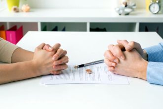 Άδειες εξπρές για γάμους, βαπτίσεις ή διαζύγια και με τις… ευλογίες της Εκκλησίας μέσω του gov.gr