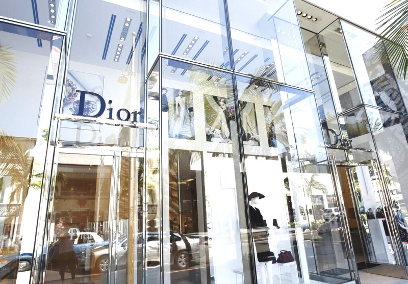 Σκάνδαλο Dior και Armani στην Ιταλία - Τσάντες που πωλούνται για 2.600 ευρώ φτιάχνονται με 53 ευρώ από Κινέζους μετανάστες