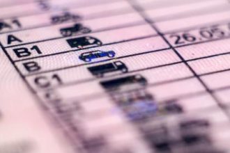 Πότε λήγει το χάρτινο δίπλωμα οδήγησης: Όλα όσα πρέπει να ξέρετε