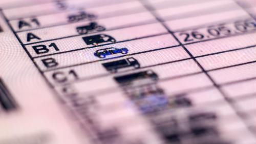 Πότε λήγει το χάρτινο δίπλωμα οδήγησης: Όλα όσα πρέπει να ξέρετε